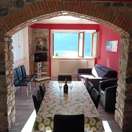 Giardino Sul Lago, La Vigna Holiday home *