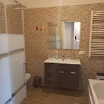 Giardino Sul Lago, La Vigna بيت للعطل نيسّو